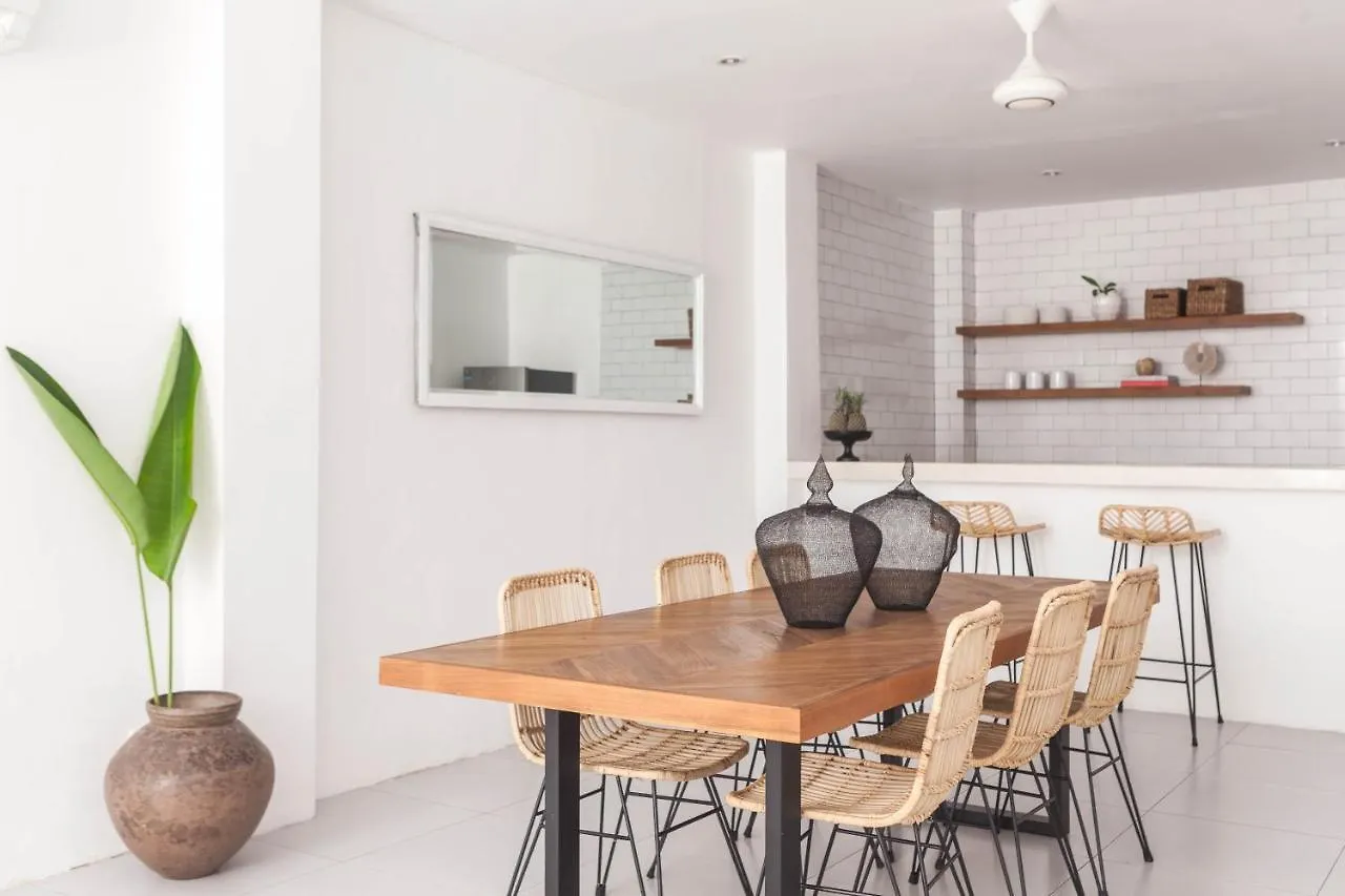 Aora Dua - Modern Tropical Hideaway In Central Seminyak Villa