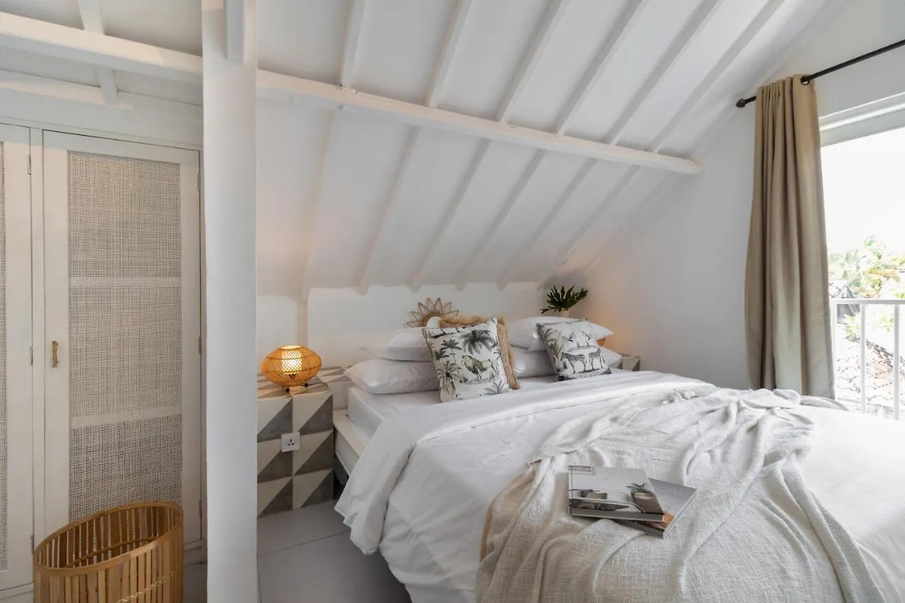Aora Dua - Modern Tropical Hideaway In Central Seminyak Villa Indonesia