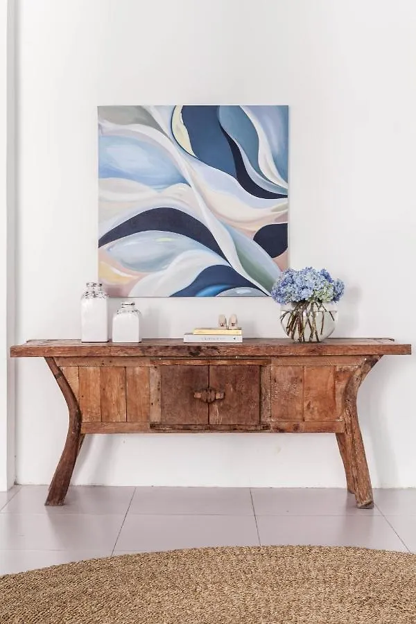 Aora Dua - Modern Tropical Hideaway In Central Seminyak Villa